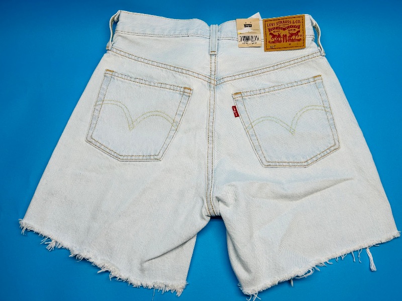 Photo 1 of 025361…Levi’s 501 shorts W27 -like new condition 