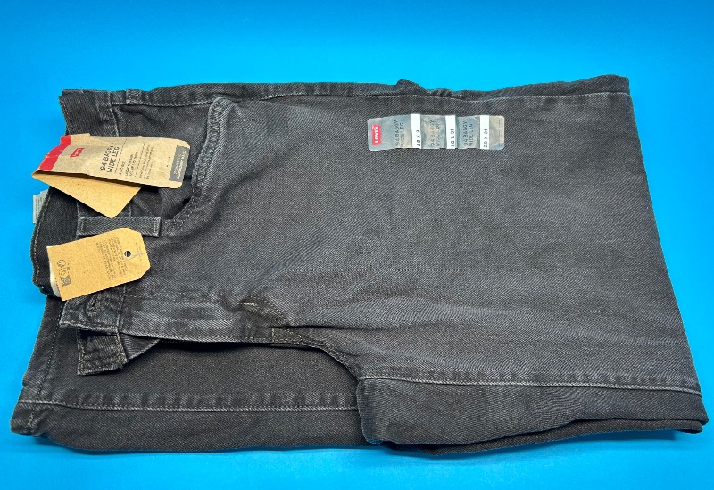 Photo 1 of 025370…Levi’s W28 L31 baggy wide leg jeans -like new condition 