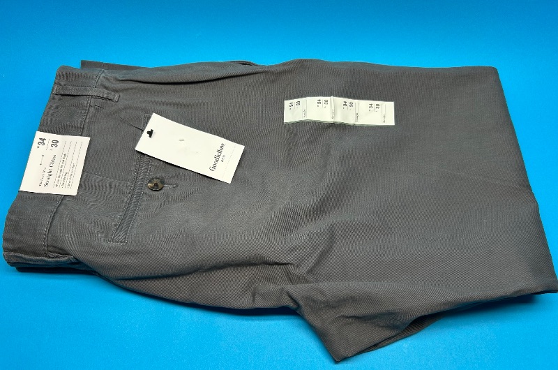 Photo 1 of 025371…Goodfellow W34 L30 straight chino pants -like new condition 