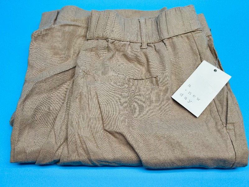 Photo 1 of 025372…size 6 regular ladies pants -like new condition 