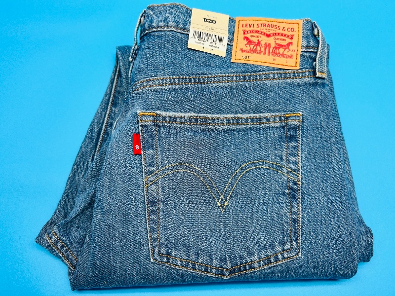Photo 1 of 025374…Levi’s 501 W31 L30 jeans -like new condition 
