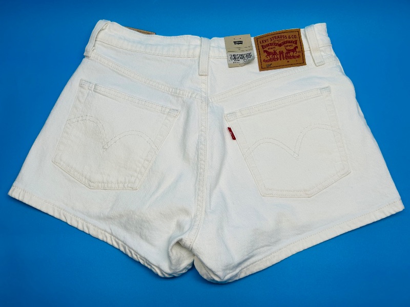 Photo 1 of 025376…Levi’s 501 shorts W27-like new condition 