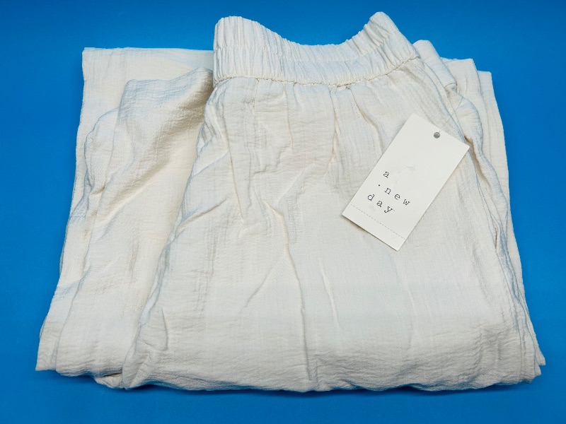 Photo 1 of 025377…ladies size XS pants -like new condition 