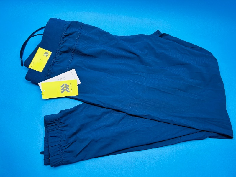 Photo 1 of 025382…mens size s run pants -like new condition 