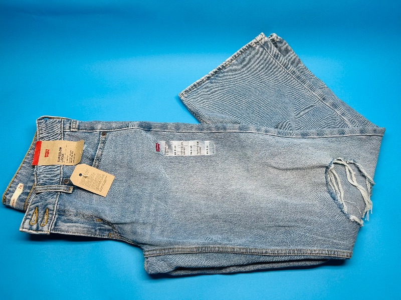 Photo 1 of 025392…Levi’s W26 L32 super low loose jeans - like new condition 