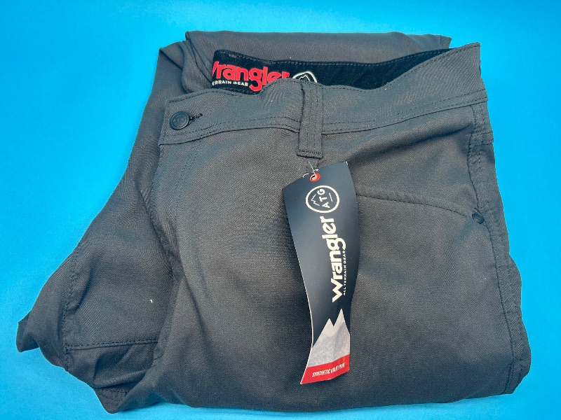 Photo 1 of 025403…wrangler utility pants size W38L32-like new condition 