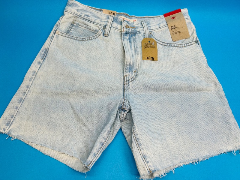 Photo 1 of 025423…Levi’s W28 baggy shorts - like new condition 