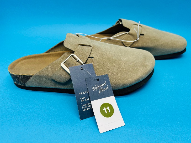 Photo 1 of 025429…size 11 universal thread slip ins - - like new condition 