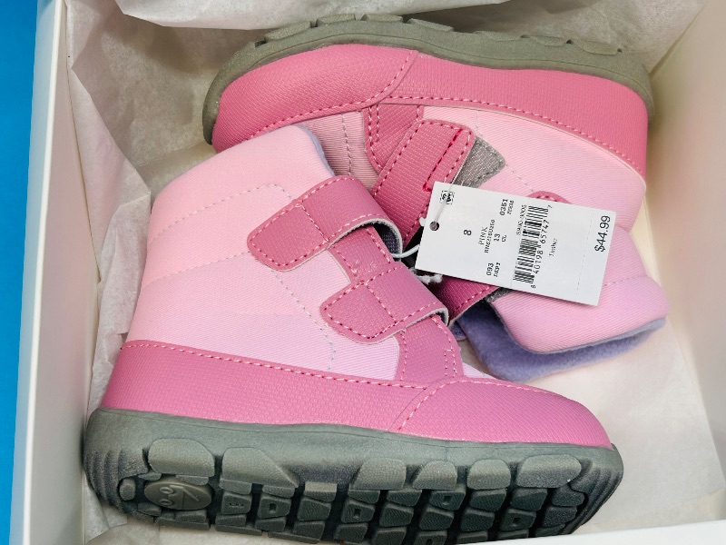 Photo 1 of 025431…child size 8 shoes - - like new condition 