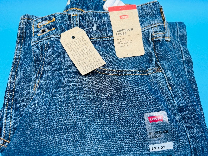 Photo 1 of 025439…Levi’s superlow loose jeans W30 L32  - like new condition 