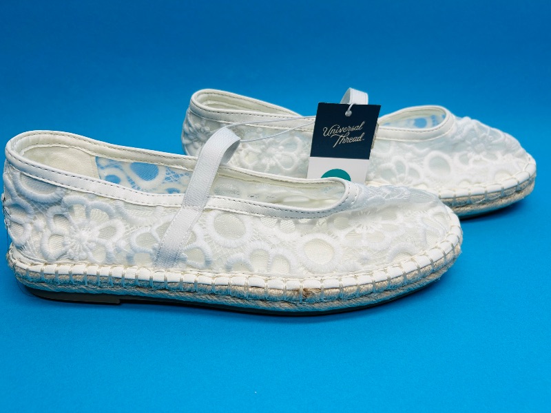 Photo 1 of 025443…size 8 sandals  - like new condition 