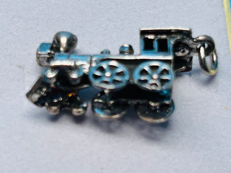 Photo 1 of 025497… vintage sterling silver charm in gift box - some wear from age