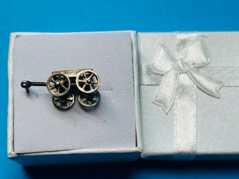 Photo 1 of 025500… vintage sterling silver charm in gift box - some wear from age