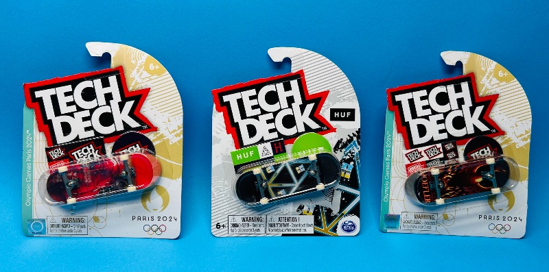 Photo 1 of 025502…3 Tech Deck skateboard/fingerboards 