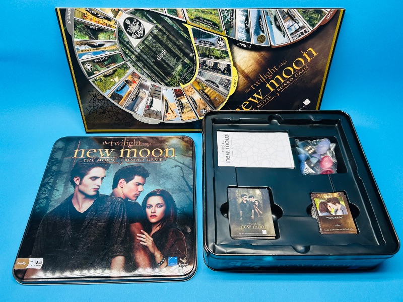 Photo 1 of 025518…Twilight New Moon board game