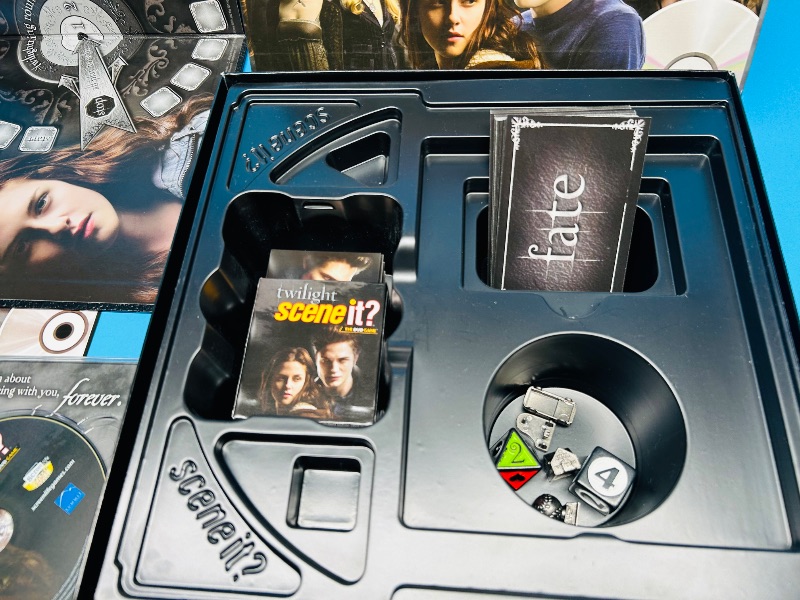 Photo 1 of 025519…Twilight Scene it? Board game 
