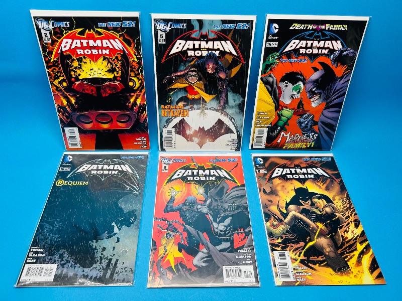 Photo 1 of 025541…6 Batman  comics in plastic sleeves 