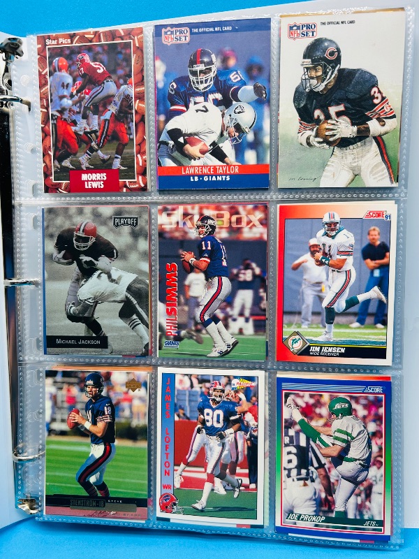 Photo 1 of 025579…final sale no return/refund-270 mixed football cards in binder