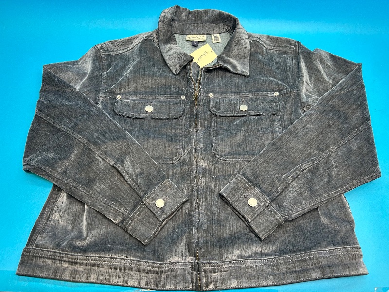 Photo 1 of 025658…ladies size L crushed velvet jacket - like new condition 