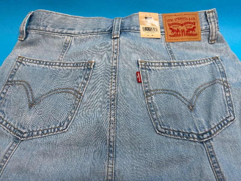 Photo 1 of 025696…size 28 Levi’s denim skirt  -like new condition 