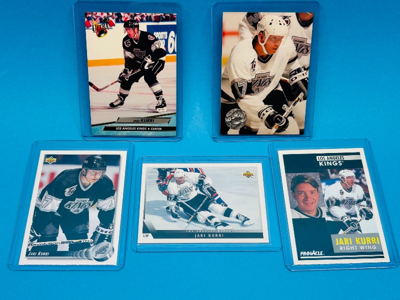 Photo 1 of 025708…5 Jari Kurri cards in hard plastic sleeves