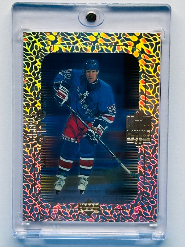 Photo 1 of 025722… Wayne Gretzky great one card GO 1 in hard plastic case