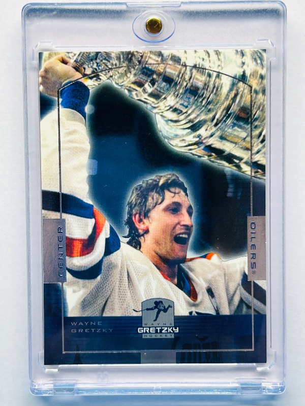 Photo 1 of 025724… Wayne Gretzky HOF card 11 in hard plastic case