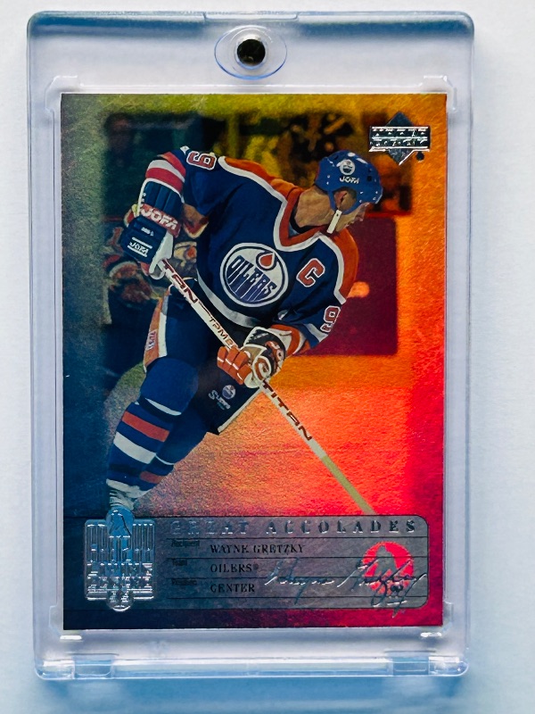 Photo 1 of 025725…  Wayne Gretzky holo card GA5?in hard plastic case 