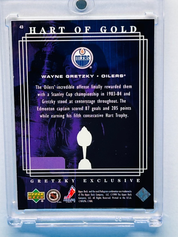 Photo 1 of 025727… Wayne Gretzky card 43 in hard plastic case
