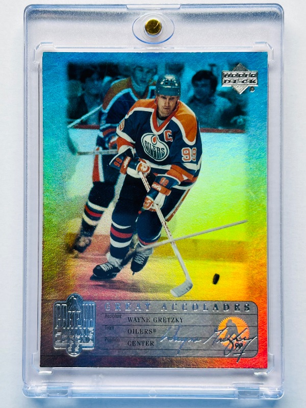 Photo 1 of 025728…  Wayne Gretzky holo card GA31 in hard plastic case 