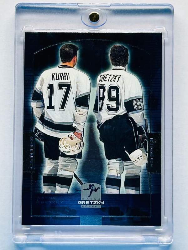 Photo 1 of 025731…  Wayne Gretzky HOF  card 15 in hard plastic case 