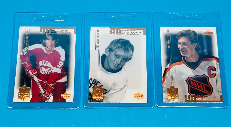 Photo 1 of 025742…3 Wayne Gretzky cards in hard plastic sleeves 
