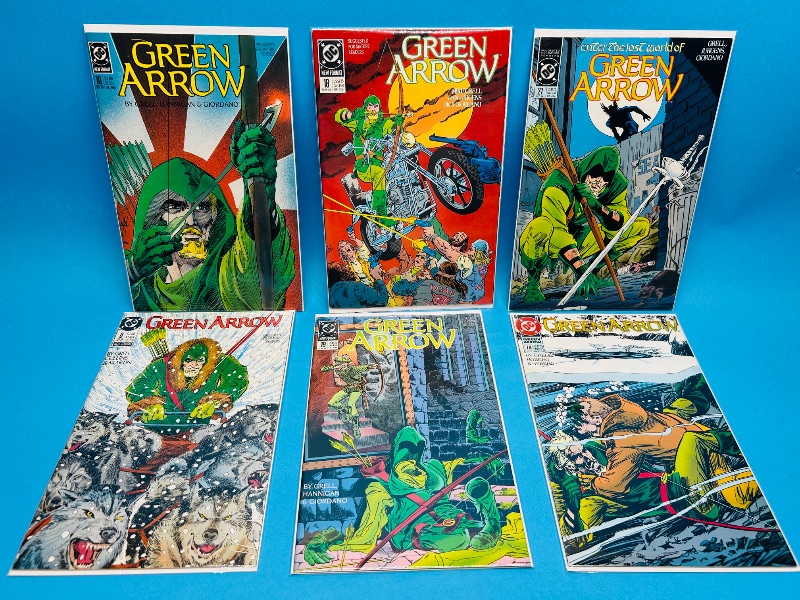 Photo 1 of 025788…6 green arrow comics in plastic sleeves