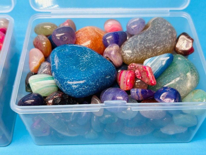 Photo 1 of 025832…2 boxes of polished rocks