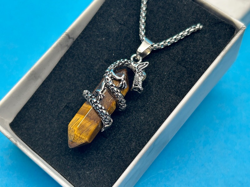 Photo 1 of 025847… dragon pendant on 25” chain in gift box 