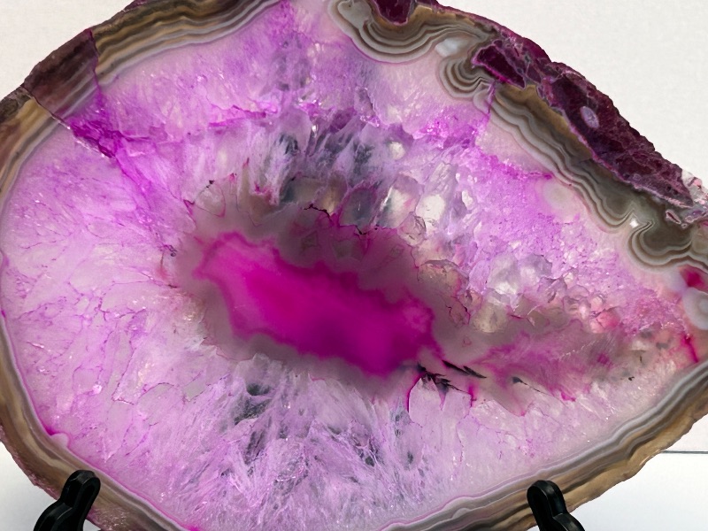 Photo 1 of 025883…5” agate slice with stand in gift box 