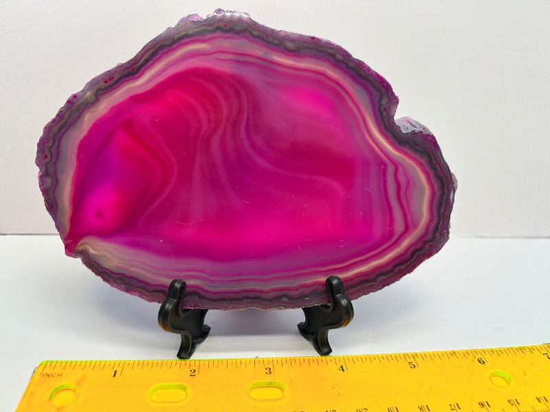 Photo 1 of 025885… 5” agate slice with stand in gift box 