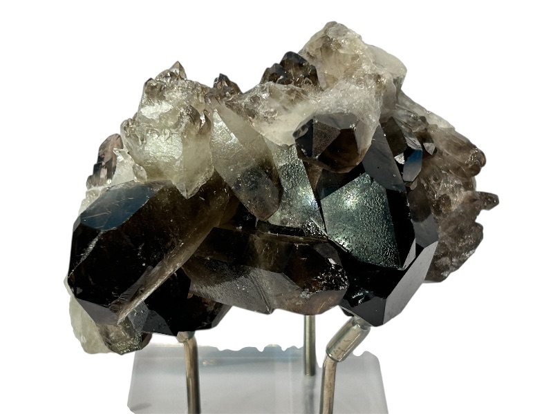 Photo 1 of 025915…4” y quartz crystal on stand