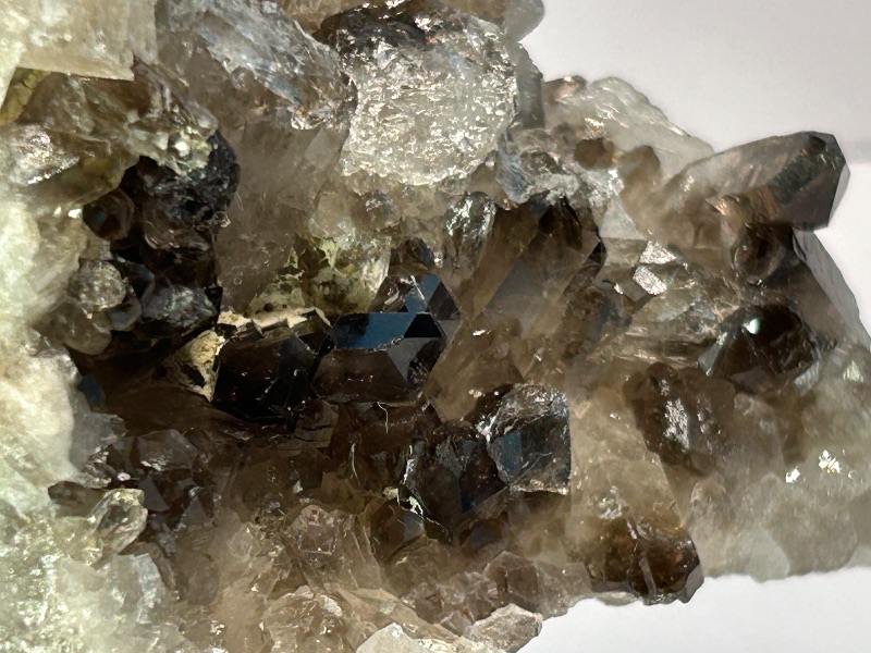 Photo 1 of 025915…4” y quartz crystal on stand