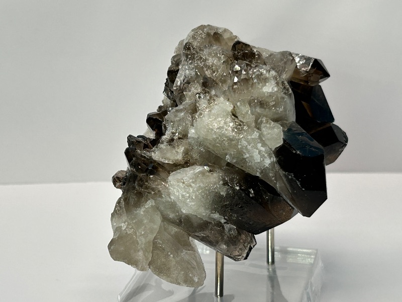 Photo 1 of 025915…4” y quartz crystal on stand