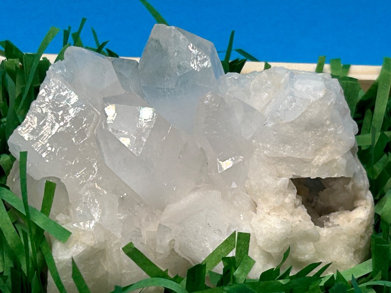 Photo 1 of 025921…4” crystal in wood box