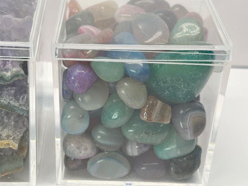 Photo 1 of 025934…polished and amethyst in 2.5” display cases