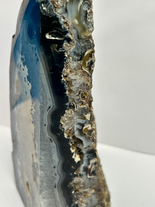 Photo 1 of 025942…6” agate base rock