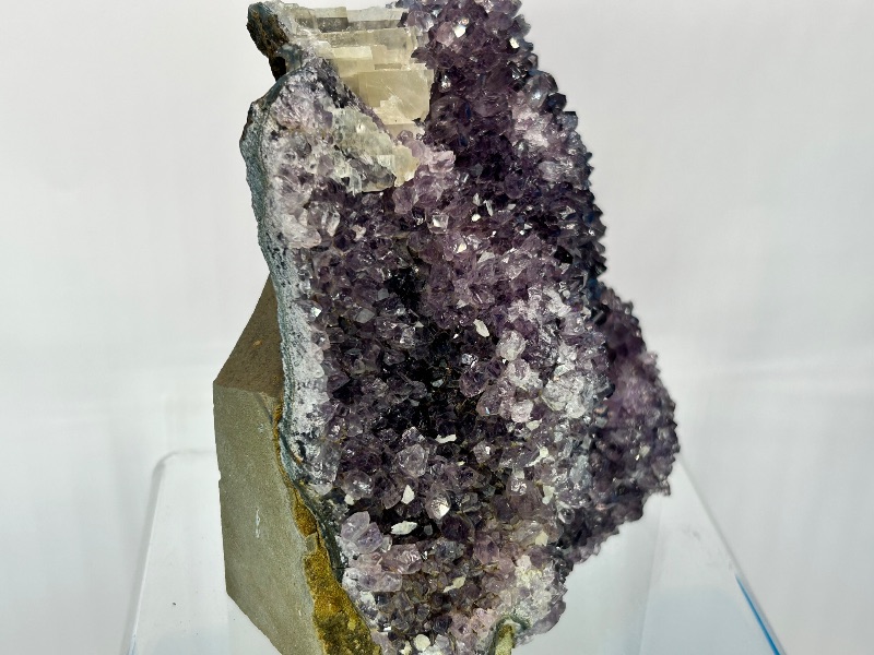 Photo 1 of 025958…6” heavy amethyst crystal 