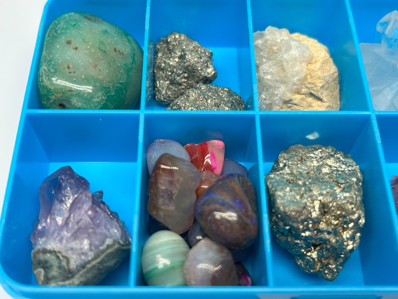 Photo 1 of 025962…collectible rock sample box 