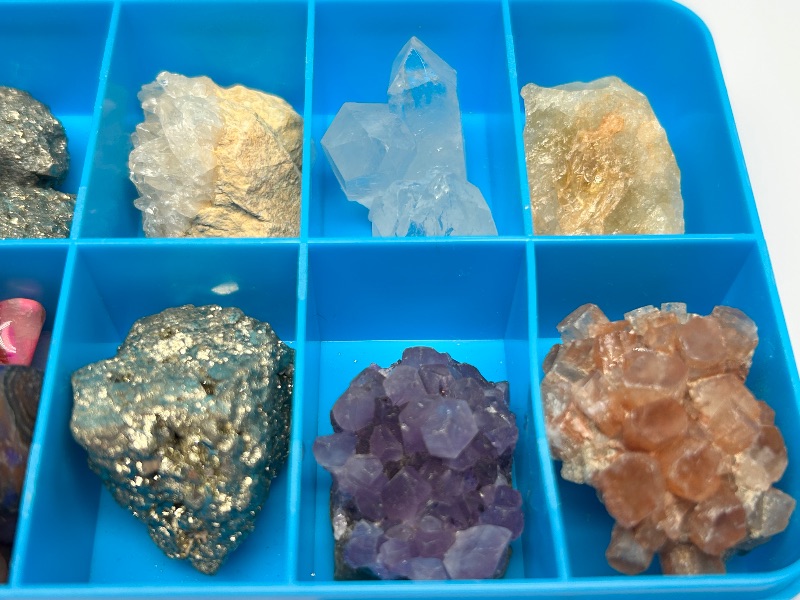 Photo 1 of 025962…collectible rock sample box 