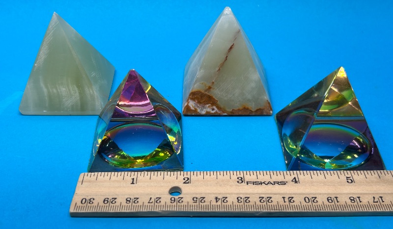Photo 1 of 025967…2 onyx pyramids and .2 acrylic pyramids