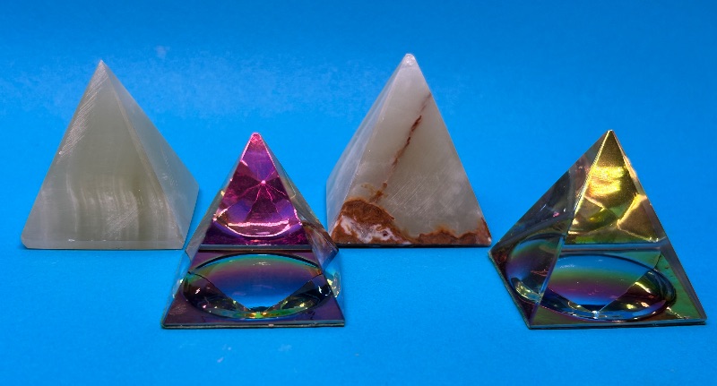 Photo 1 of 025967…2 onyx pyramids and .2 acrylic pyramids