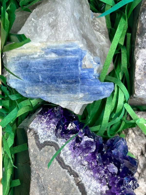 Photo 1 of 026017…rock collection in wood box