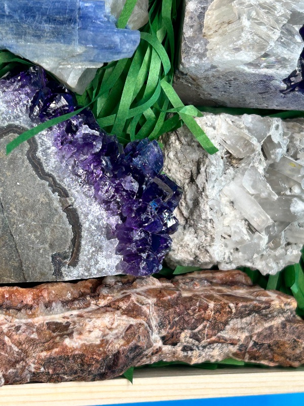 Photo 1 of 026017…rock collection in wood box